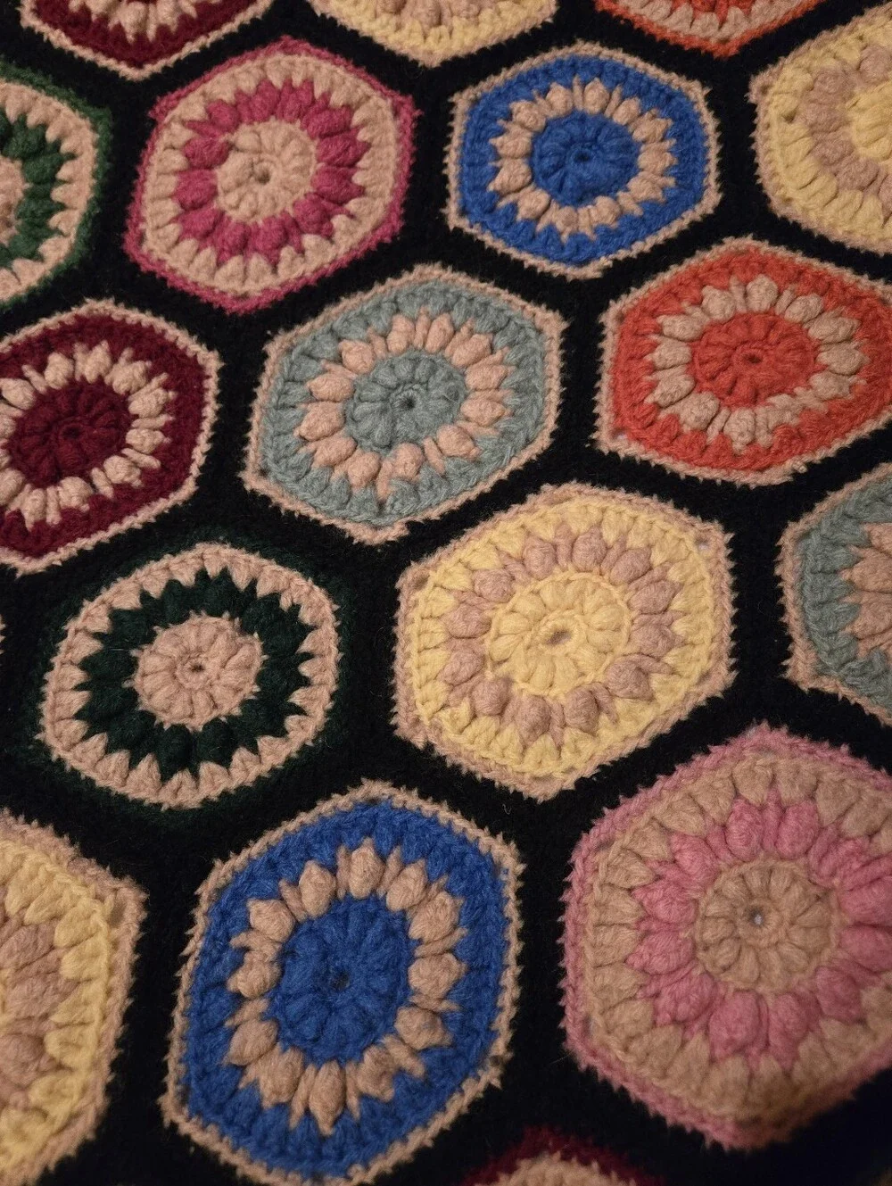 VTG Granny Square Afghan Handmade TIGHT Crochet Hexagon SZ Queen COTTAGE 71